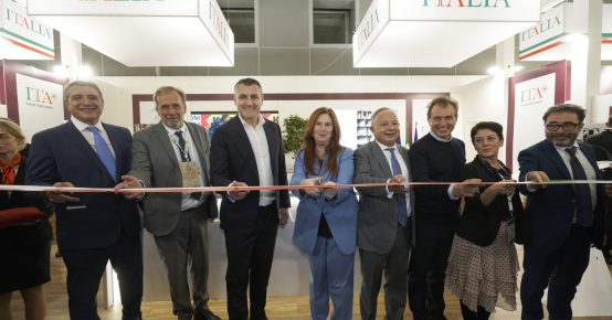 PARIS 15.10.2022SIALTAGLIO DEL NASTRO PER L'INAUGURAZIONE DEL PADIGLIONE ITALIA AL SIAL 2022